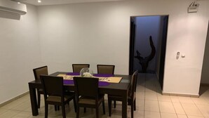 Comfort Villa | In-room dining - Guest Villa 2 T3 (Abidjan)