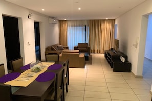 Comfort Villa | In-room dining - Guest Villa 2 T3 (Abidjan)