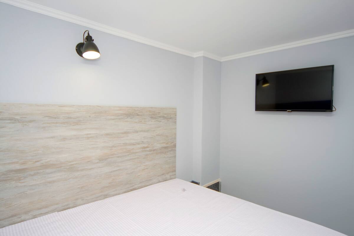 In-room safe, desk, soundproofing, iron/ironing board