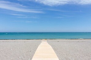 Sun loungers - NEVERENDING DIVING Dive into the Relax! (Calahonda , Granada)