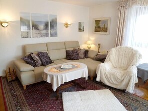 ハウス | リビング エリア | LED テレビ