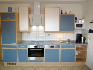Condo | Private kitchen | Fridge, microwave, oven, stovetop - Wohnung Ostseeblick (Karlshagen)