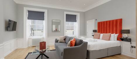 1 bedroom, premium bedding, in-room safe, desk