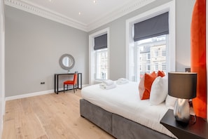 Premium bedding, in-room safe, desk, iron/ironing board