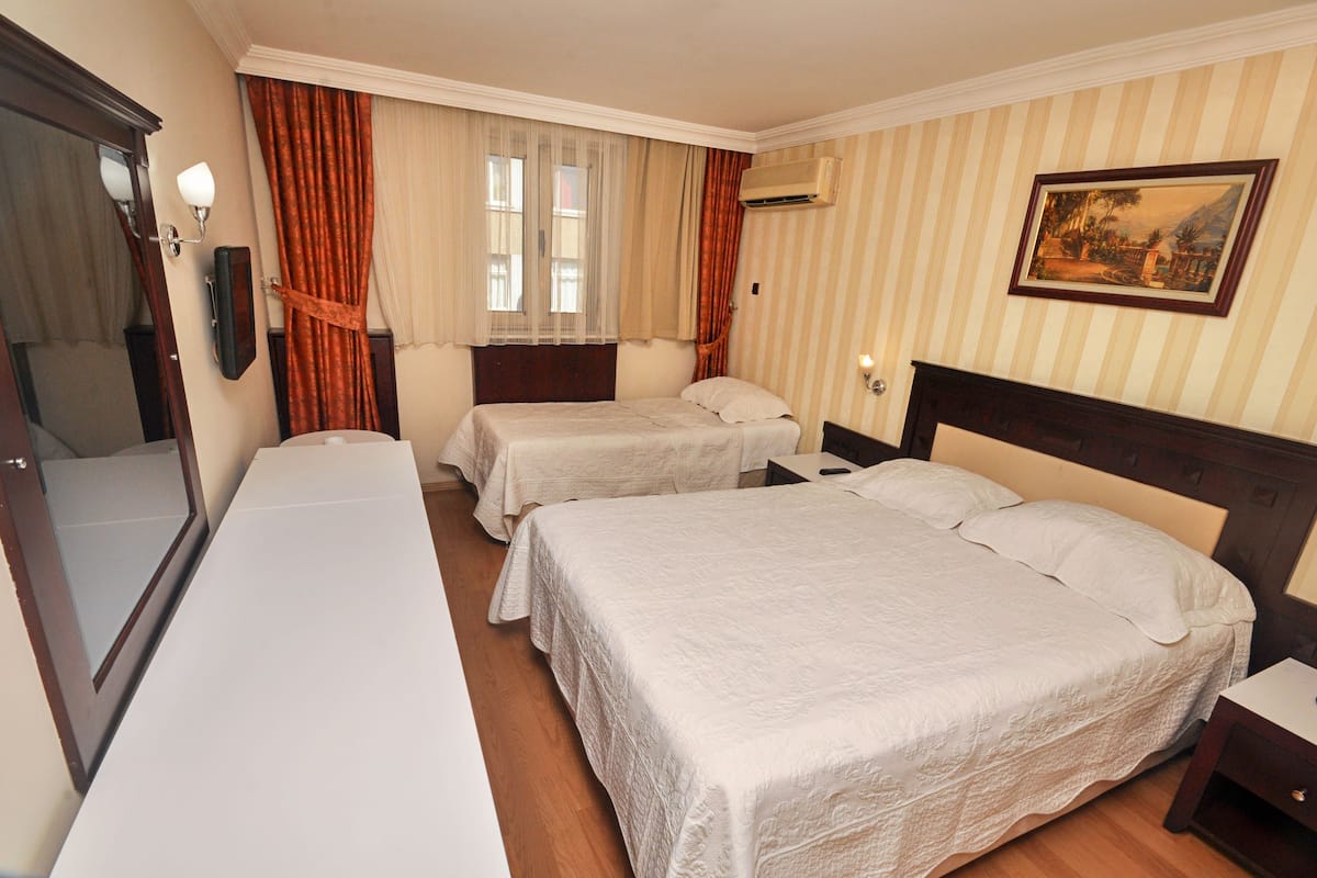 Minibar, soundproofing, free WiFi, bed sheets