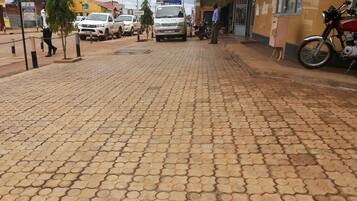 Ubetjent parkering (inkludert)