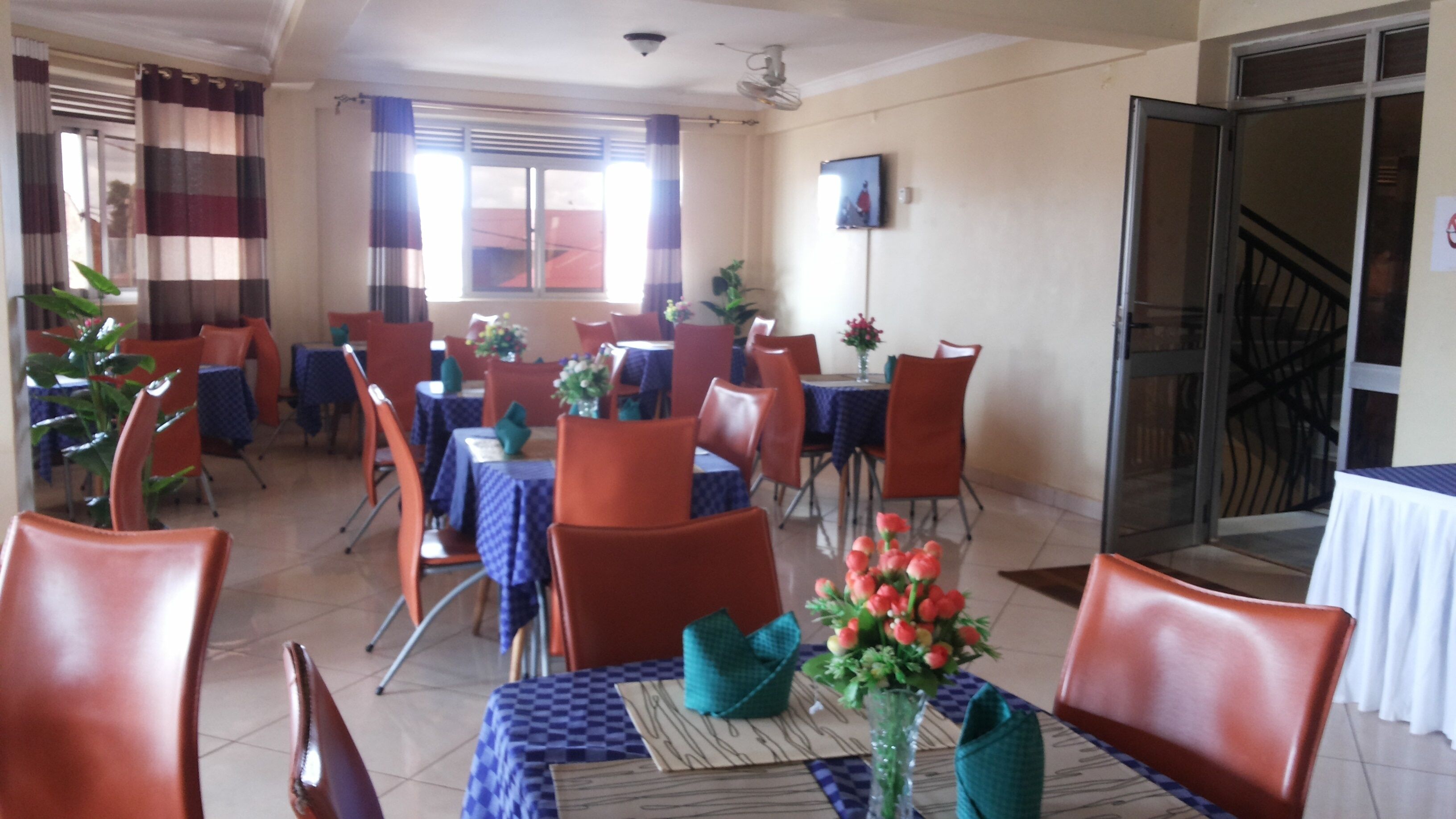 Breakfast, lunch, dinner served; local and international cuisine 