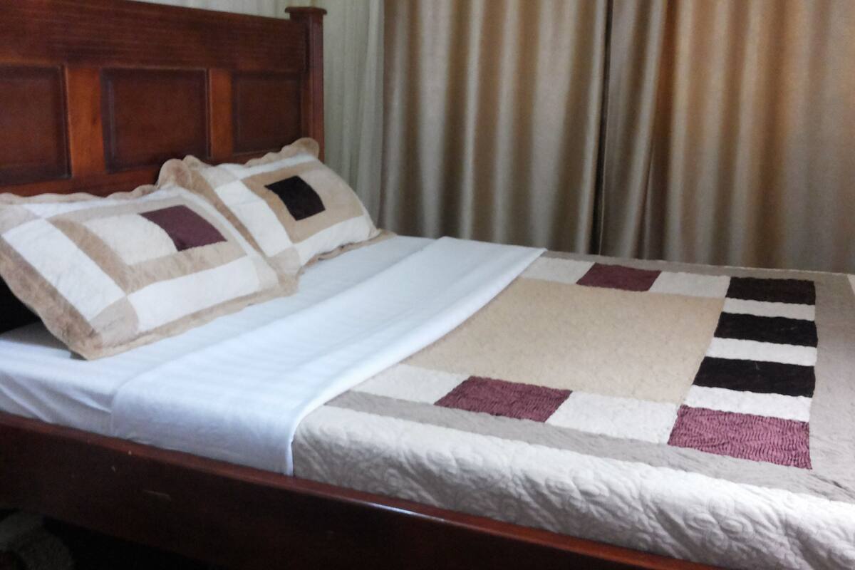 Deluxe Double Room | Desk, laptop workspace, blackout drapes, soundproofing