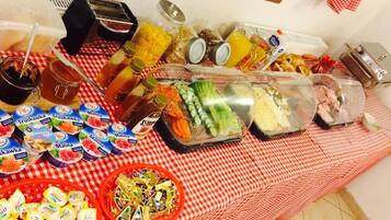 Free daily buffet breakfast