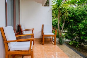 Terrace/patio - OYO 997 Ocean 2 Bungalows (Gili Trawangan)