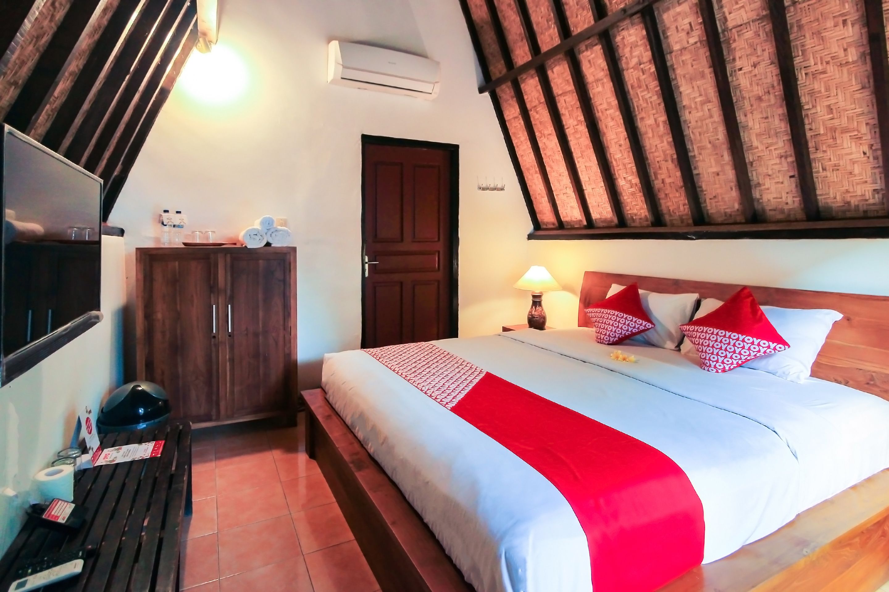 Deluxe tweepersoonskamer | Een bureau, gratis wifi, beddengoed