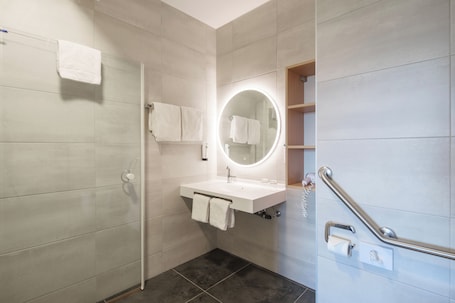 Standard Twin Room | Bathroom. Hotel Restaurant Ritter'hoft