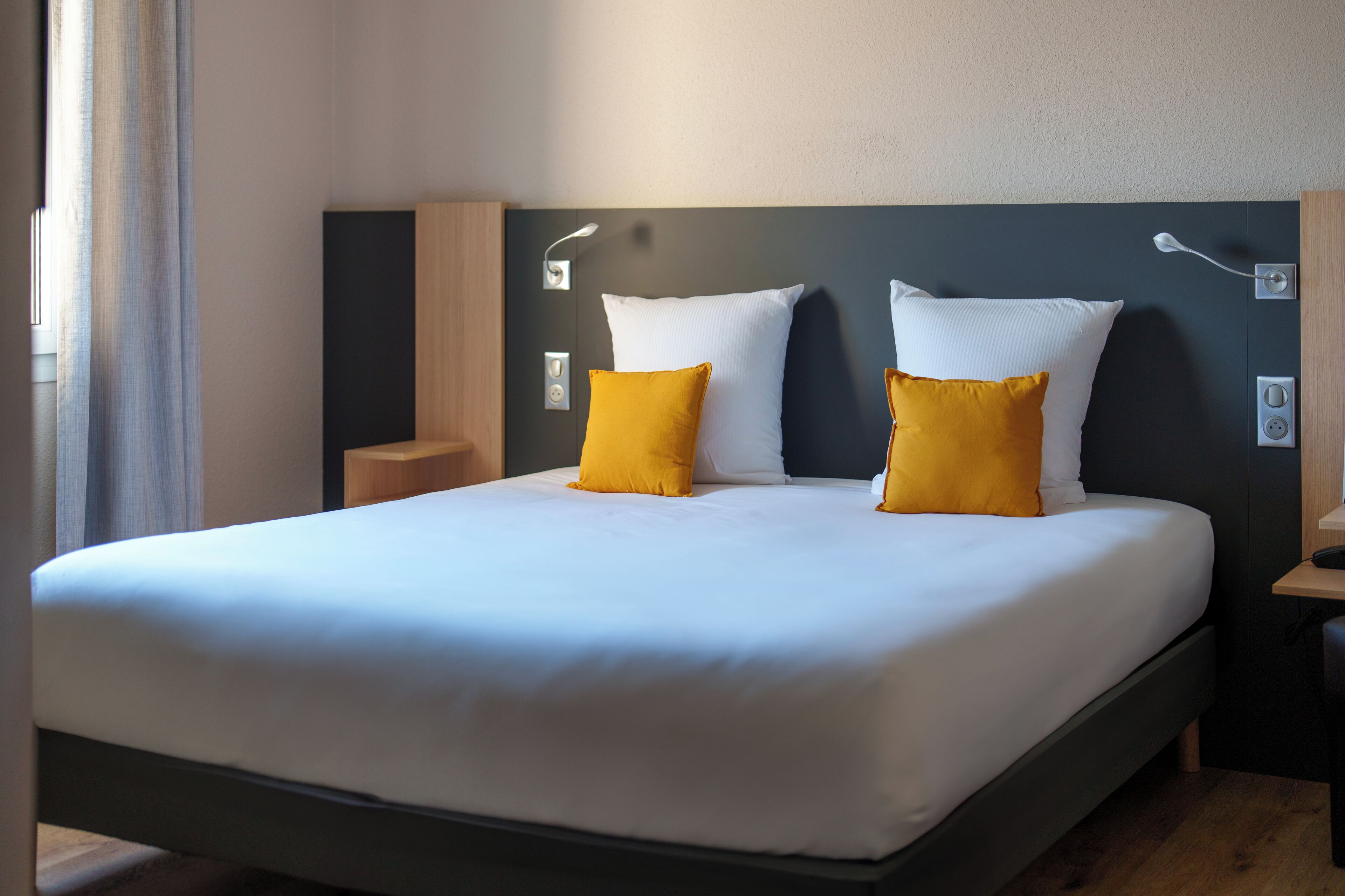 standard double room | 1 bedroom, desk, free wifi, bed sheets