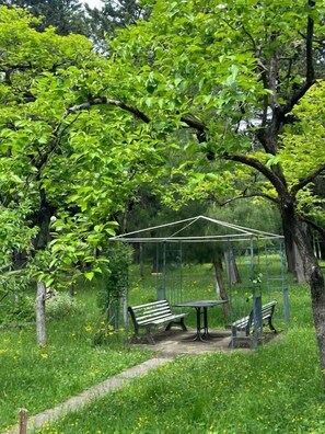 BBQ/picnic Area - Park Hotel Imeri Kutaisi (Kutaisi)