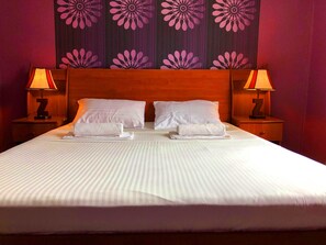 Down duvets, Select Comfort beds, in-room safe, desk - Park Hotel Imeri Kutaisi (Kutaisi)
