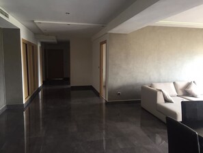 Appartement, 3 slaapkamers, terras | Woonruimte | Televisie