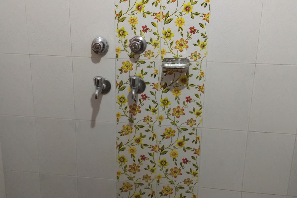 Economy-Einzelzimmer | Badezimmer
