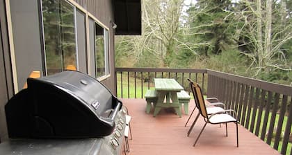 Saltwater Frontage - Spectacular Views - Secluded, quiet, and peaceful