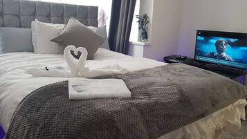 Iron/ironing board, free WiFi, bed sheets