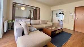 Luxury Apartment, 2 Bedrooms, 2 Bathrooms | Living area | Flat-screen TV