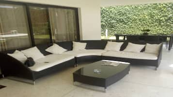 Comfort Villa | Terrace/patio
