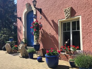 Exterior detail - Sunny apartment with balcony (Bergholz-Rehbrücke)