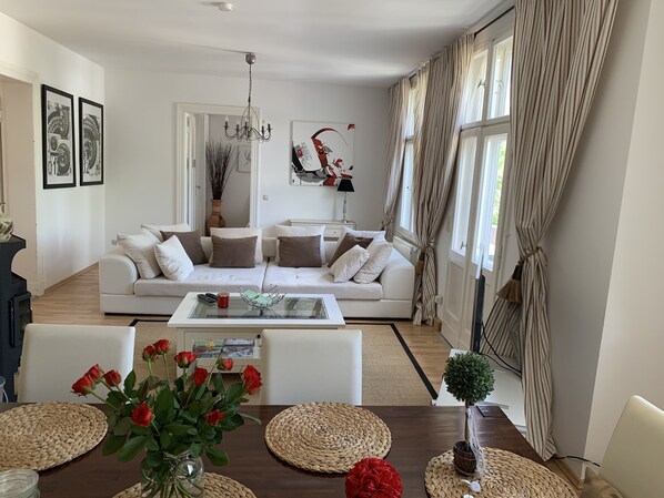 Smart TV, books - Sunny apartment with balcony (Bergholz-Rehbrücke)