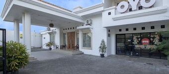 Collection O 1061 Aliya Homestay