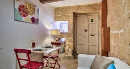 Vallettastay Augustinian