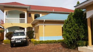 Fachada de la propiedad