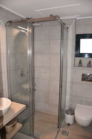 Deluxe Villa, 2 Bedrooms, Sea View | Bathroom - Olivella Villas by Vatos (Zakynthos)