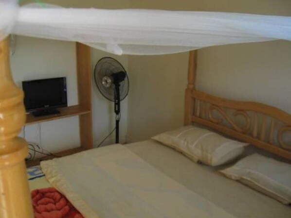 Premium bedding, individually decorated, desk, laptop workspace