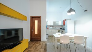Căn hộ, 2 phòng ngủ | Bếp riêng | Tủ lạnh, lò vi sóng, bếp nấu, dụng cụ nấu nướng/bát dĩa/dao nĩa 