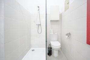 อพาร์ทเมนท์, 2 ห้องนอน | ห้องน้ำ | ฝักบัว, เรนชาวเวอร์, ผ้าเช็ดตัว