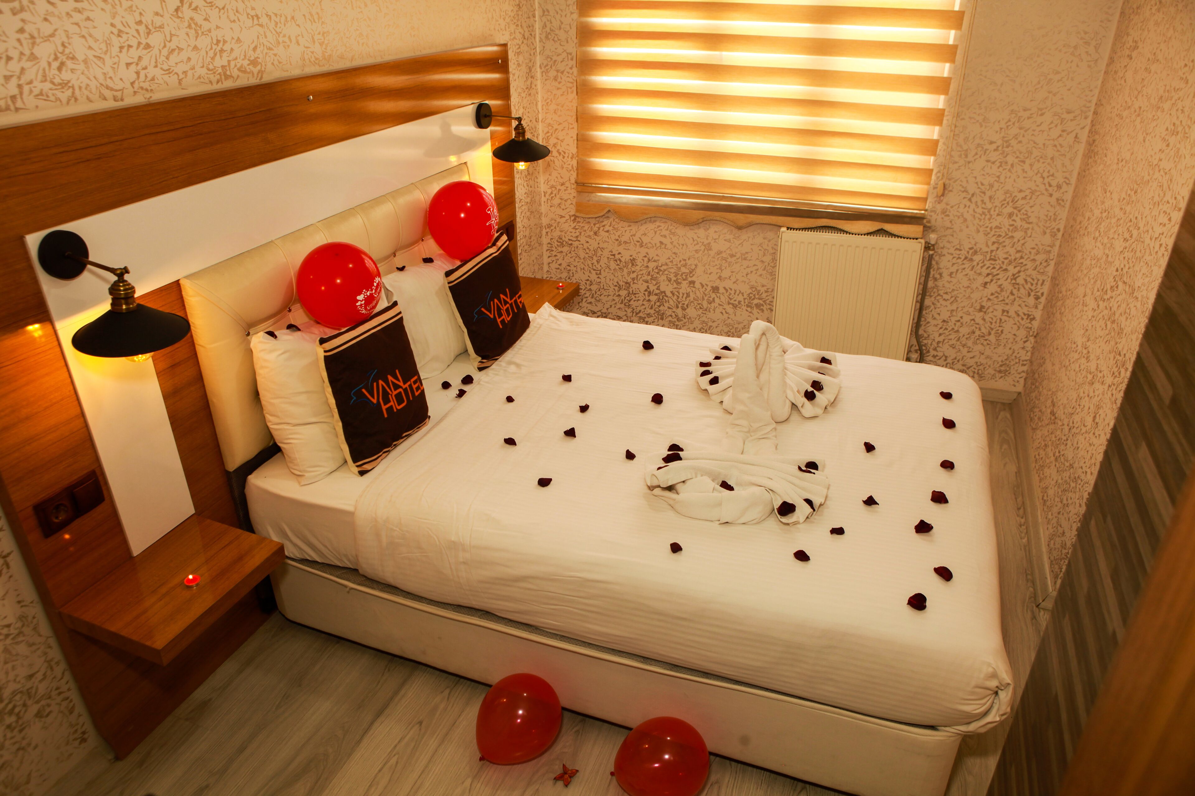 suite, city view | in-room safe, desk, free wifi