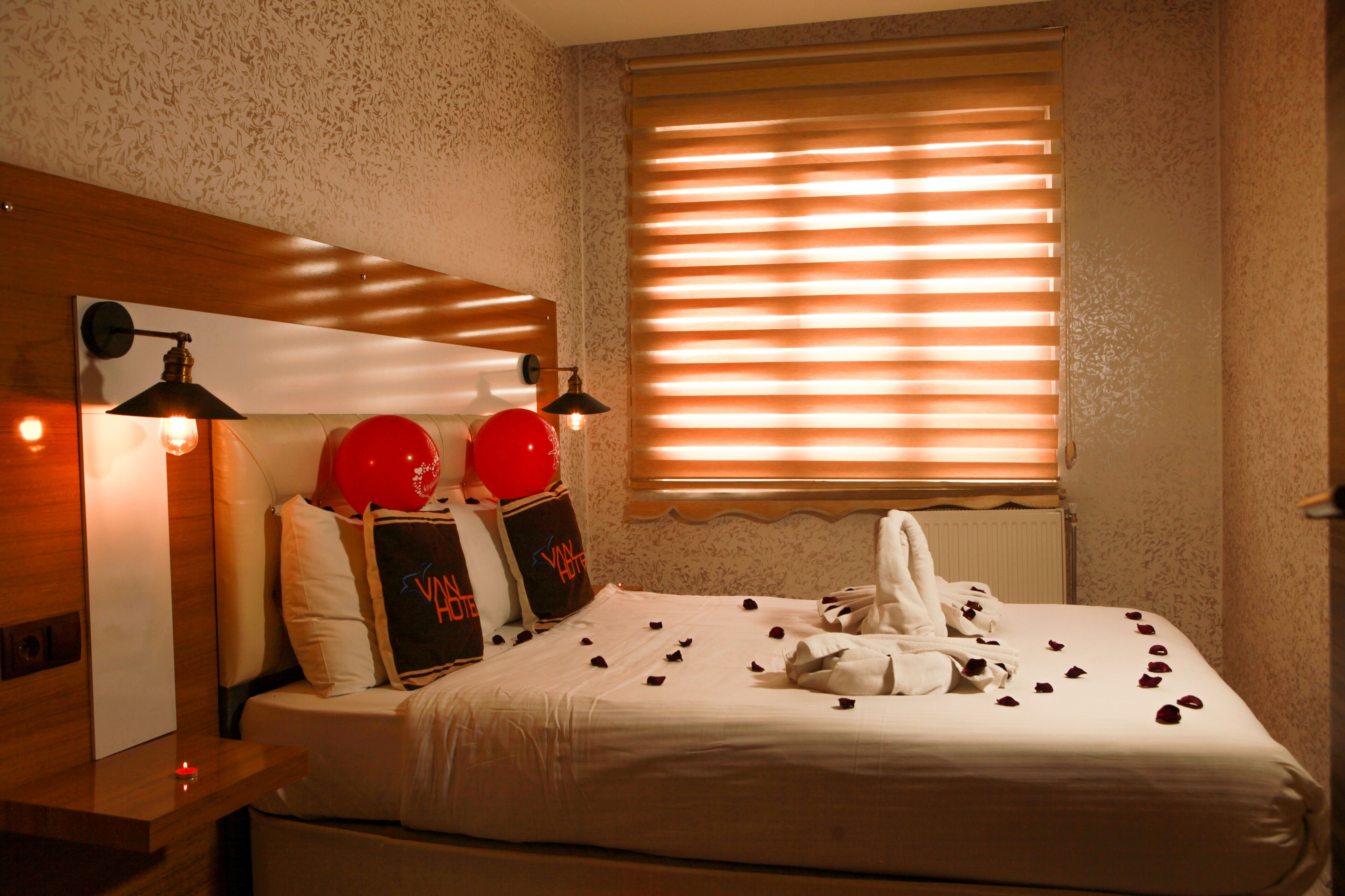 suite, city view | in-room safe, desk, free wifi