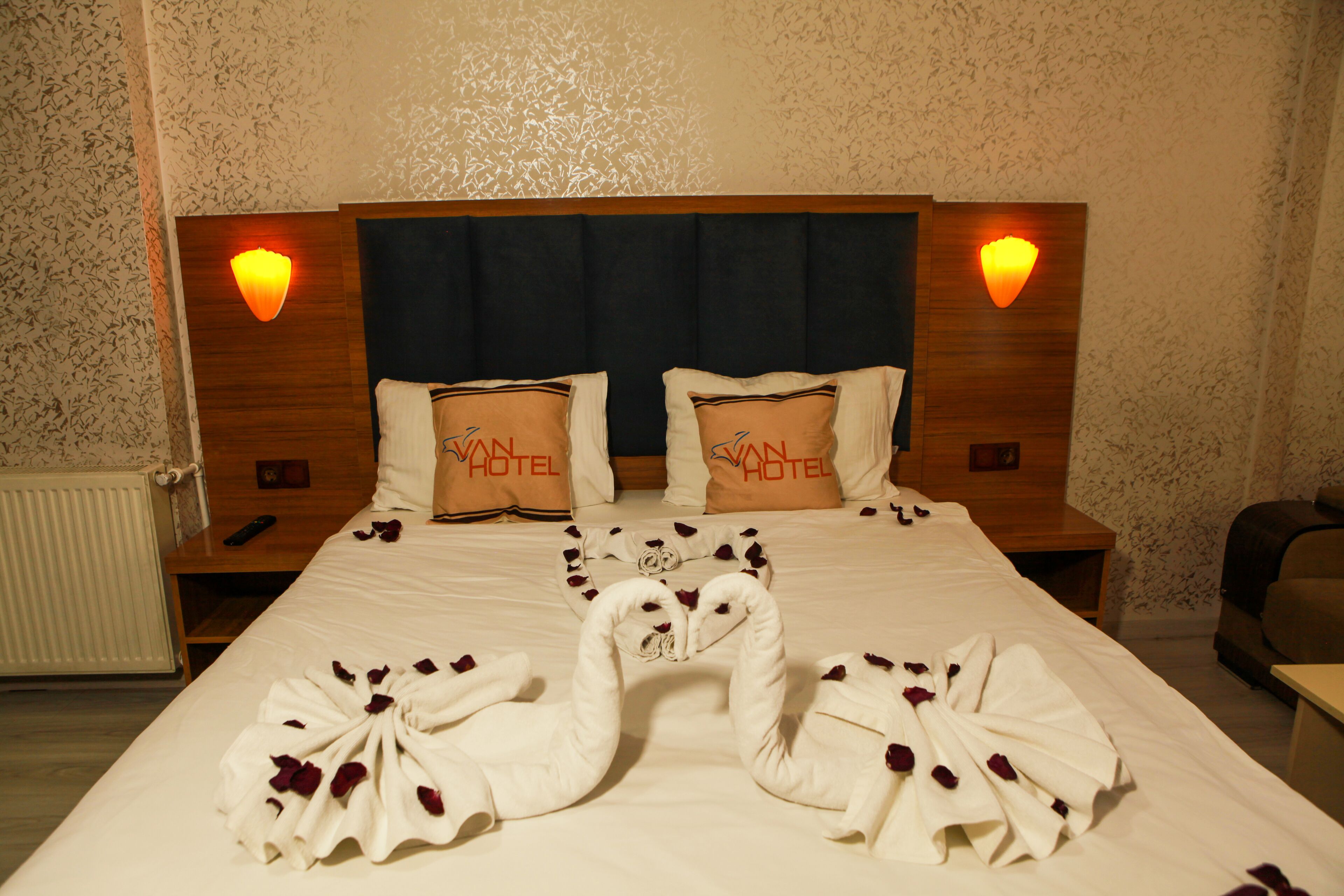 suite, city view | in-room safe, desk, free wifi