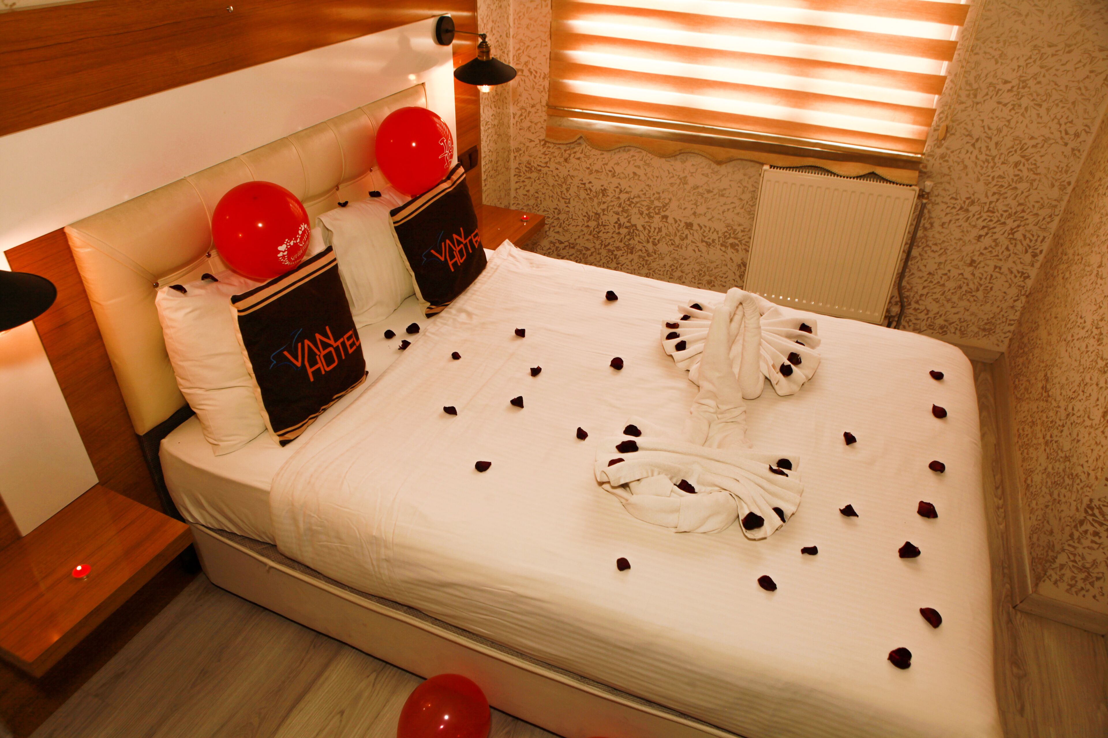 suite, city view | in-room safe, desk, free wifi