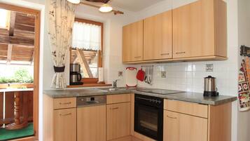 Réfrigérateur, four, lave-vaisselle, cafetiÚre/bouilloire