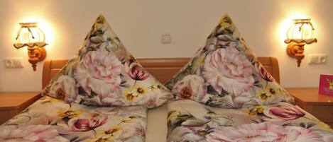 2 bedrooms, iron/ironing board, travel cot, WiFi