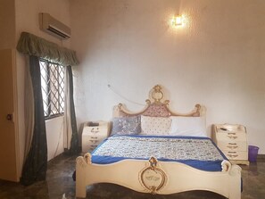 Executive Room | 1 bedroom, in-room safe, desk, laptop workspace - Hatfield Hotel (Mongu)
