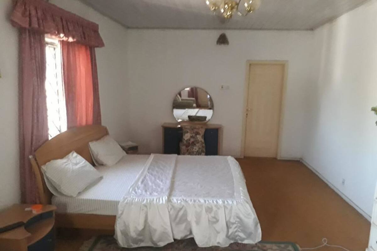 Luxury-Zimmer | 1 Schlafzimmer, Zimmersafe, Schreibtisch, laptopgeeigneter Arbeitsplatz