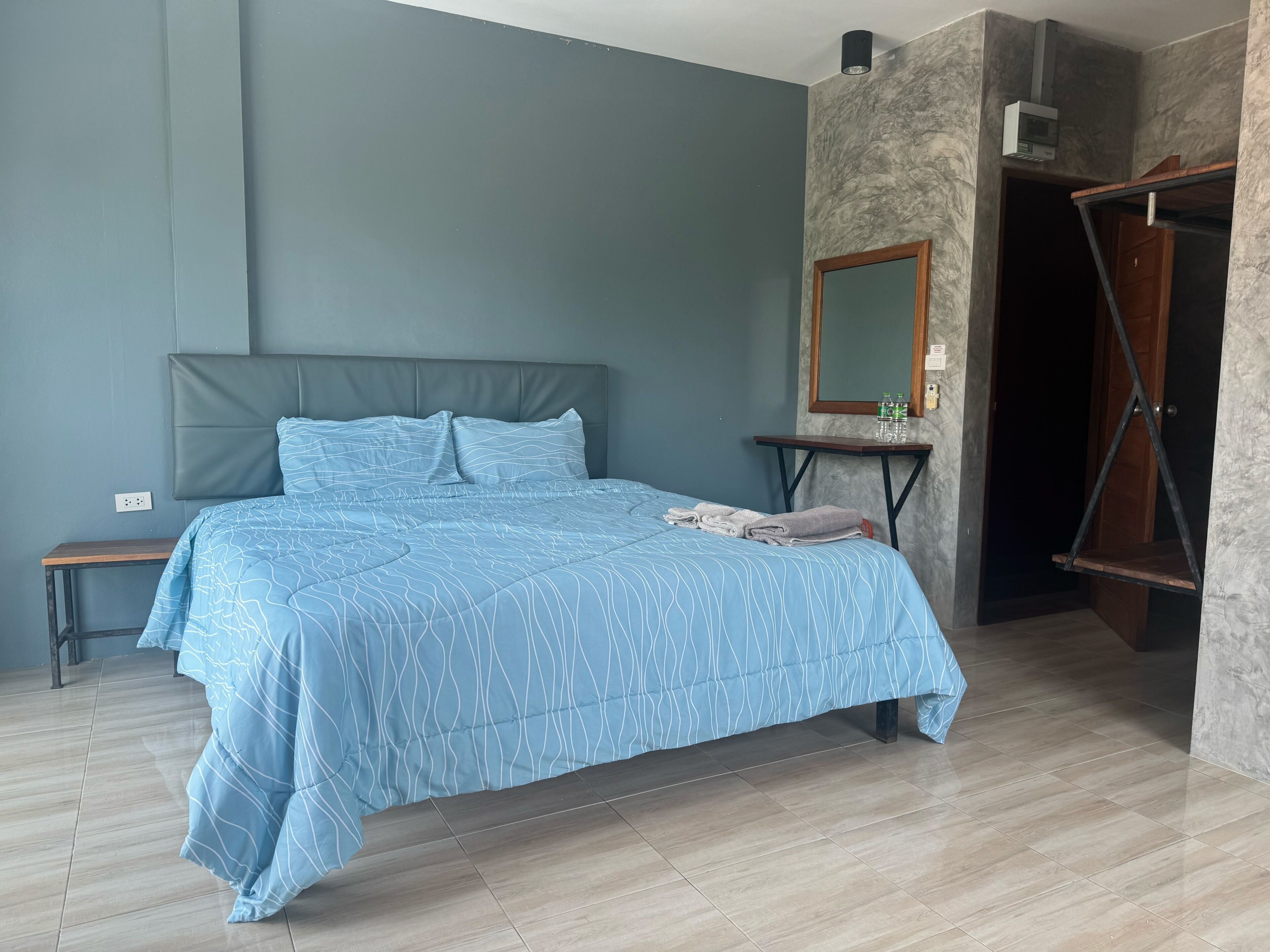 Wifi gratis y ropa de cama 