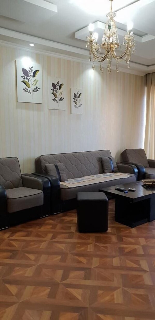 아파트 (8 Simon Kandelaki Str) | 책상, 다리미/다리미판, 무료 WiFi, 침대 시트
