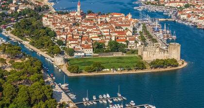 Apartment in Vinišće with Seaview, Balcony, Air condition, WIFI (4759-1)