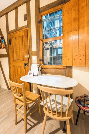 بديكورات فريدة لكل غرفة وطراز فريد لكل وحدة وواي فاي مجانًا