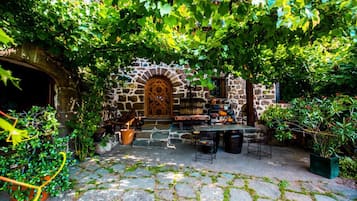 Suite, Balcony | Courtyard view