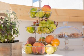 Frokostbuffé hver dag (EUR 8 per person)