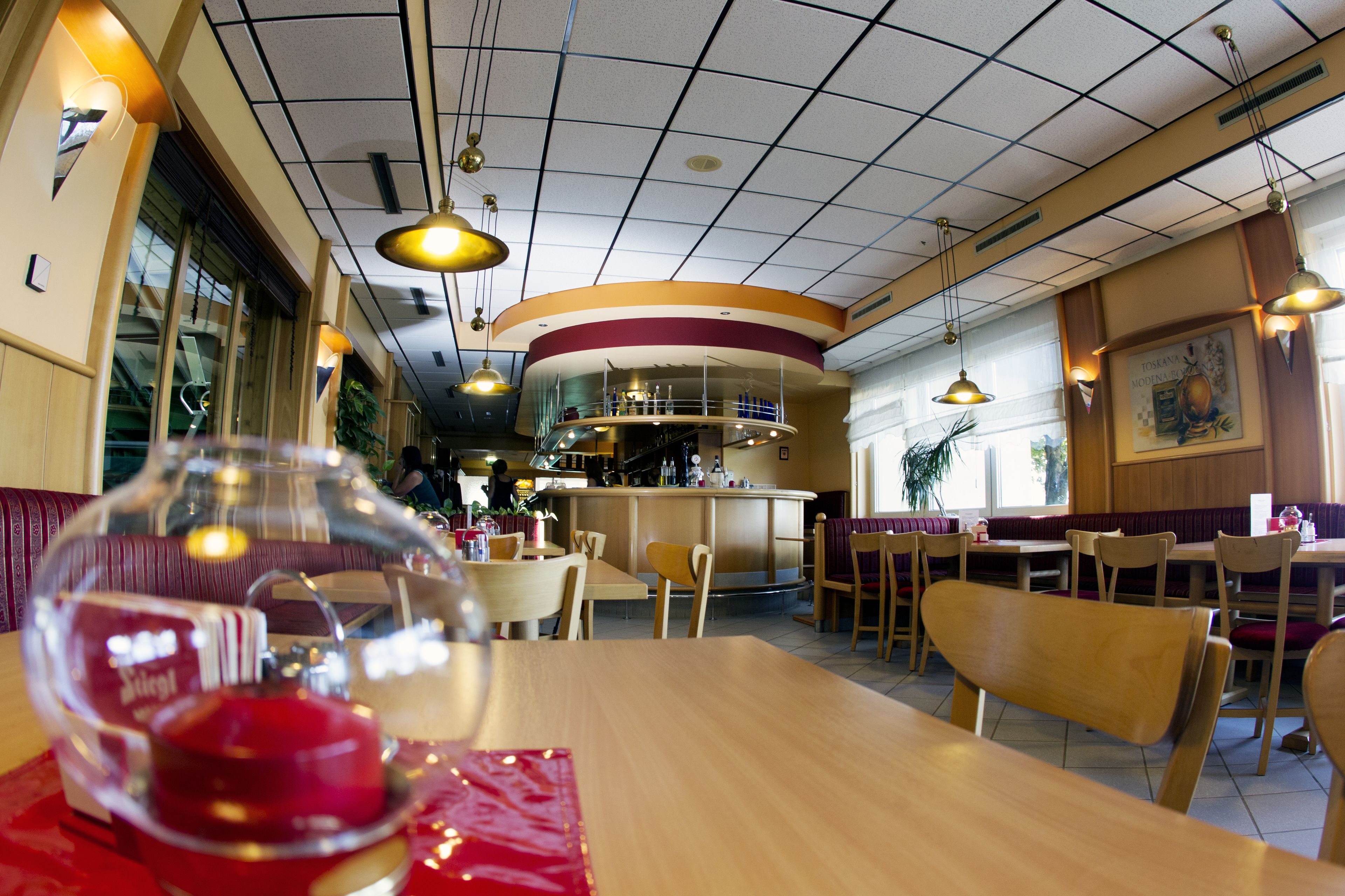 daily continental breakfast (eur 7 per person)