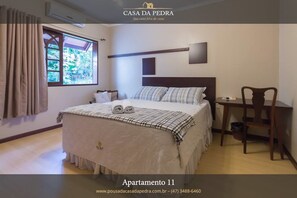 Dubbelrum | Minibar, skrivbord, mörkläggningsgardiner och gratis wi-fi